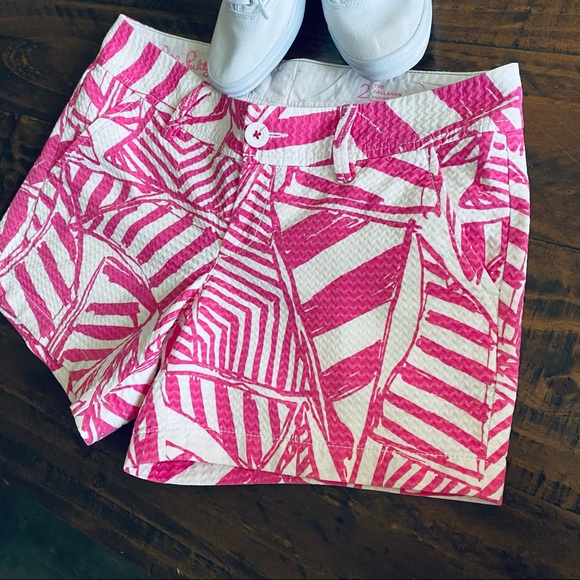 Lilly Pulitzer Yacht Seas Textured Callahan Shorts 2 - Picture 3 of 11